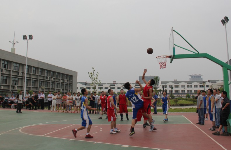 紅安縣國稅局與我公司舉行籃球對抗賽